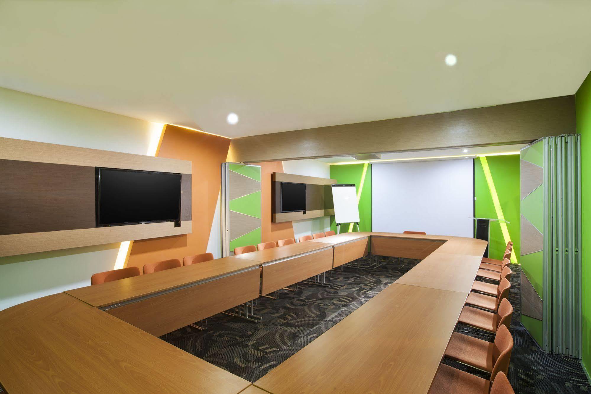 Cordia Hotel Makassar Airport Manda Exterior photo